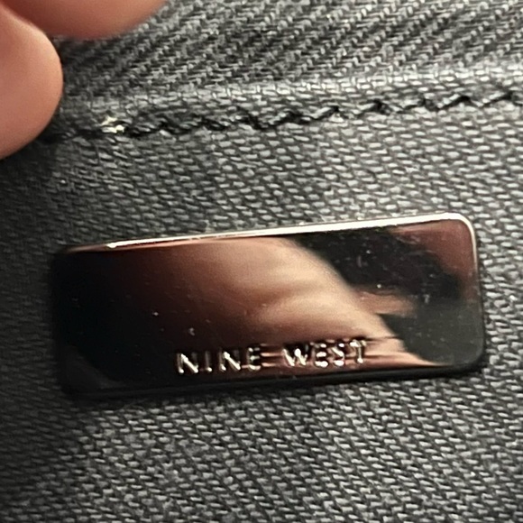 Nine West Hand Bag - Picture 7 of 11